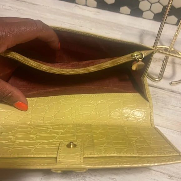 GUC Ferragamo Yellow Long leather wallet - Picture 6 of 7